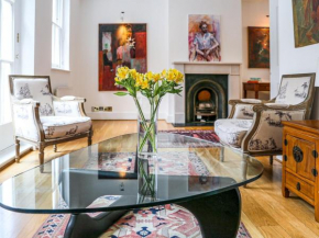 Pass the Keys Stylish House in a quiet Earl's Court Mews